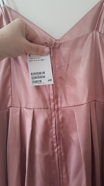 Somon rengi saten elbise - Görsel 3