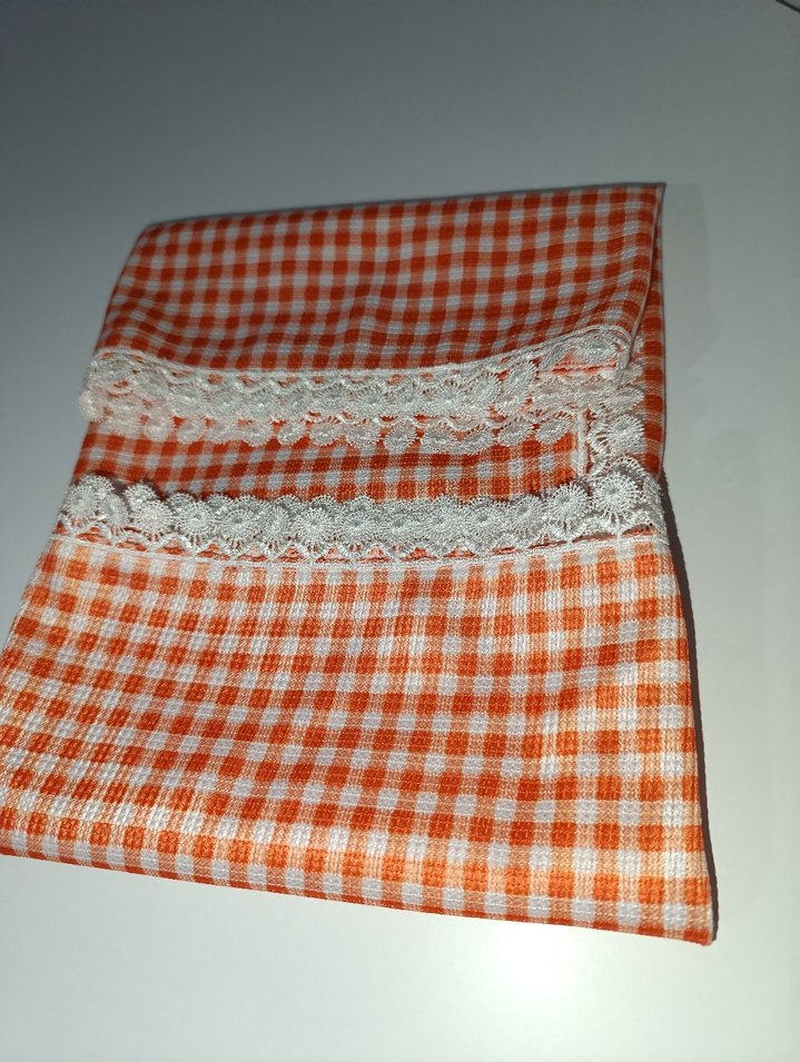 Turuncu Kareli Dantel Kenarlı Ranır Örtü - Görsel 3