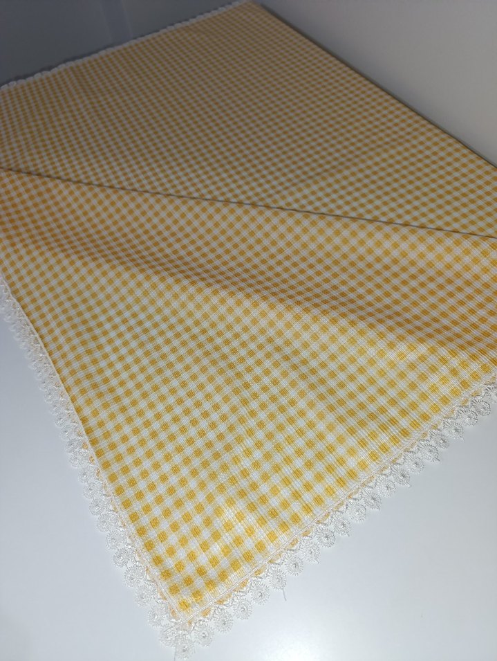 Sarı Ekose Masa Örtüsü Dantel Kenarlı. - Görsel 3