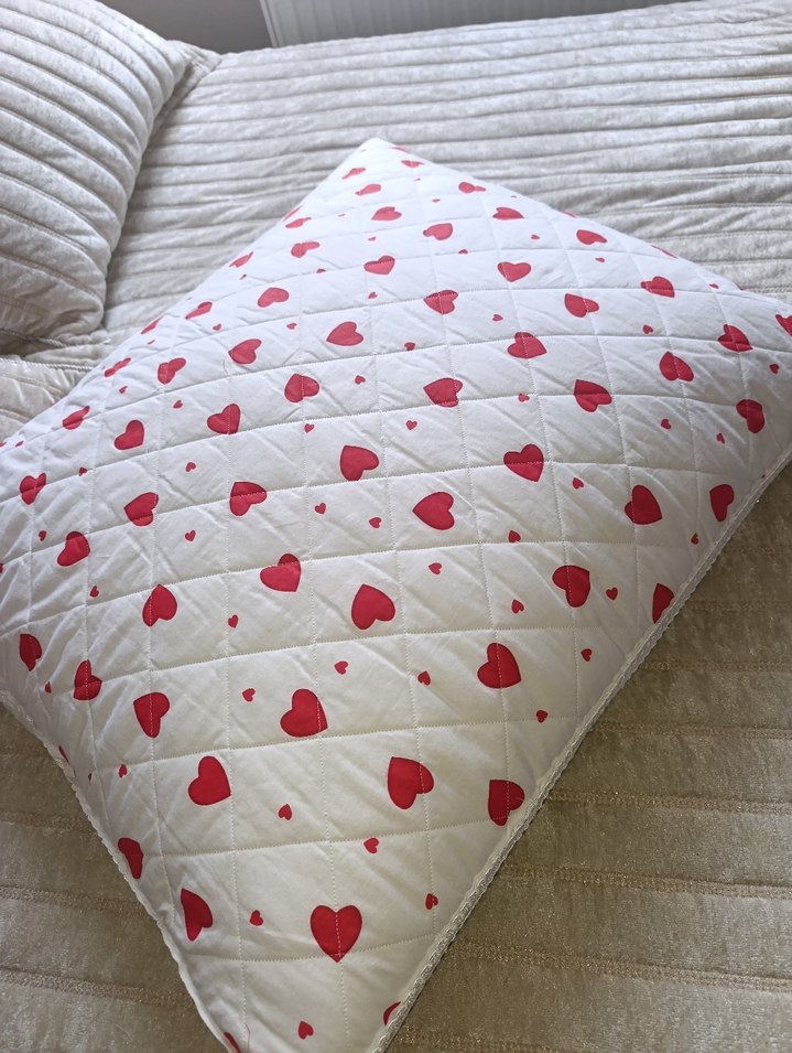 Kırmızı Kalp Desenli sürpriz pike
TEK KİŞİLİK - Görsel 3