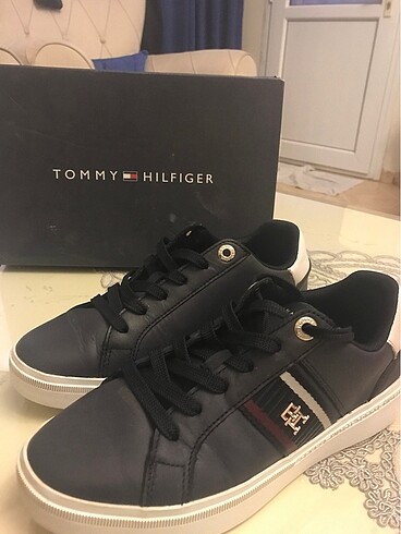 Tommy Hilfiger TOMMY HILFIGER YEPYENİ AYAKKABI