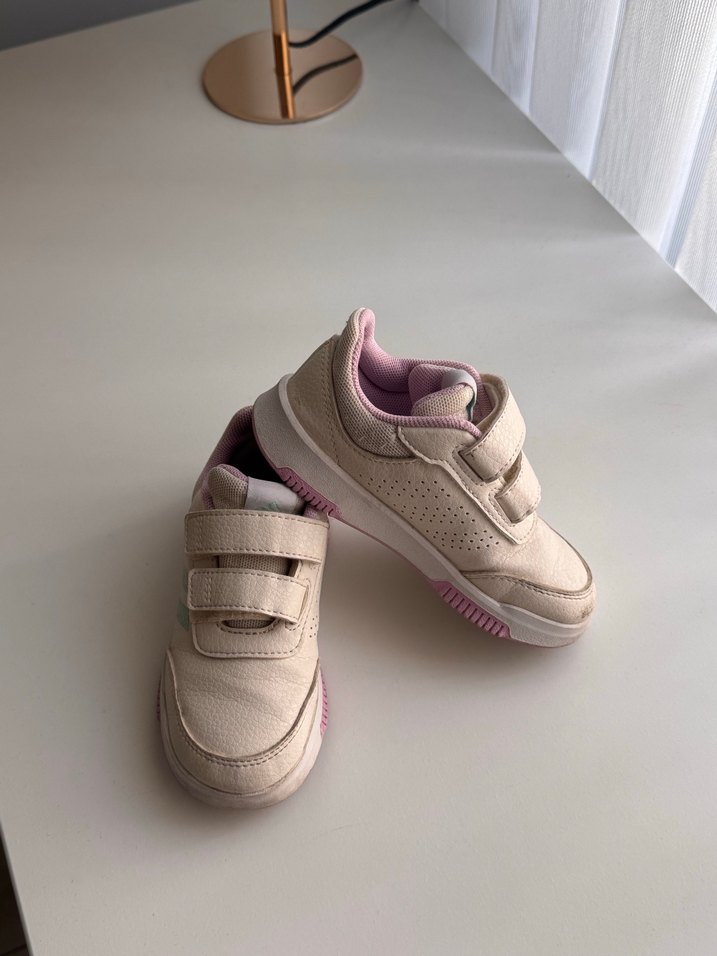 Kız Çocuk Bej Cırt Cırtlı Spor Ayakkabı - Görsel 2