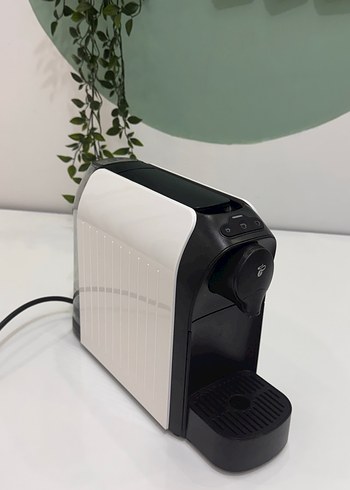 Beyaz ve Siyah Kahve Makinesi - Görsel 2