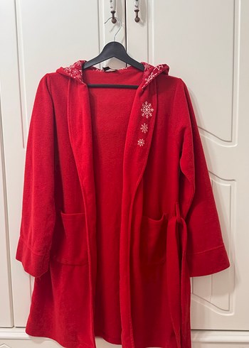 Nakışlı Kırmızı Şapkalı Midi Kadın Sabahlık - Görsel 2