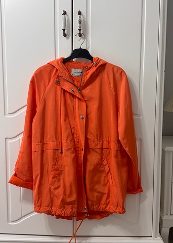Turuncu Düğmeli Midi Kadın Yağmurluk Ceket - Görsel 3