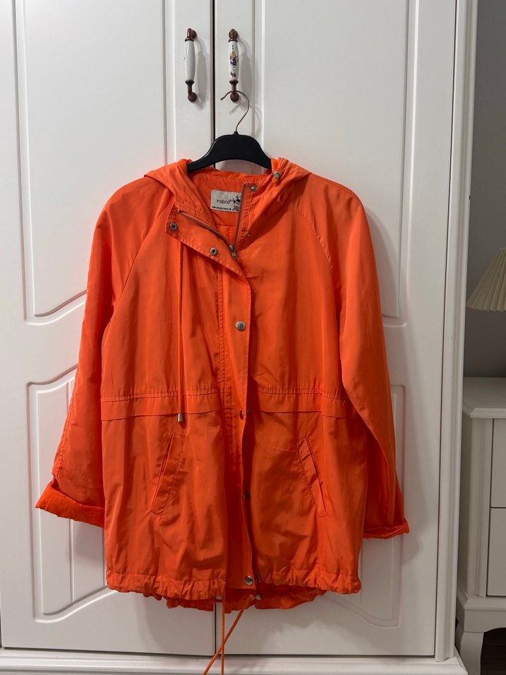 Turuncu Düğmeli Midi Kadın Yağmurluk Ceket - Görsel 3