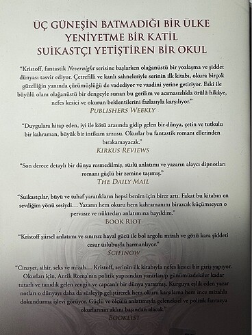  Beden Renk Nevernight 1