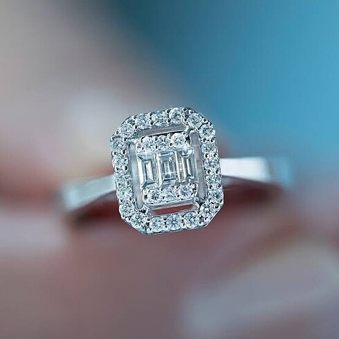 Blue diamond pırlanta baget yüzük sıfırdır