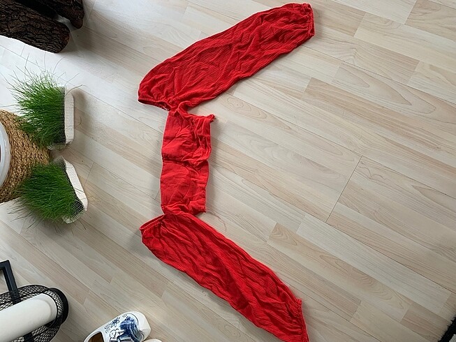 Kırmızı crop
