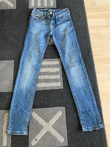 Paçası fermuarlı denim