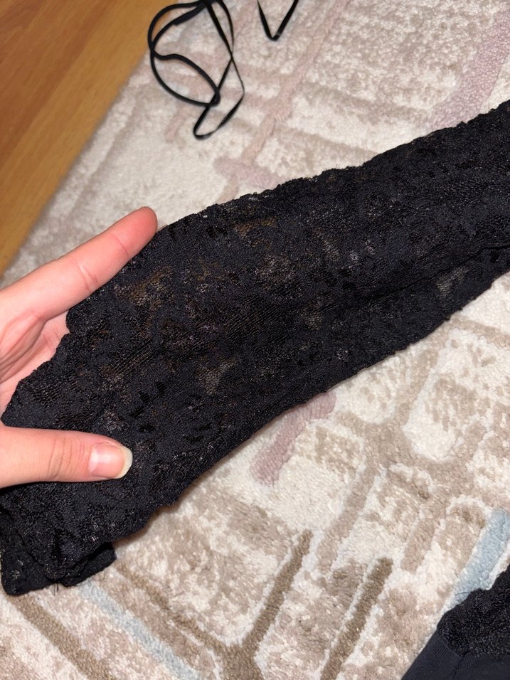 Dantel Detaylı Siyah Gotik Uzun Kollu Bluz - Görsel 3