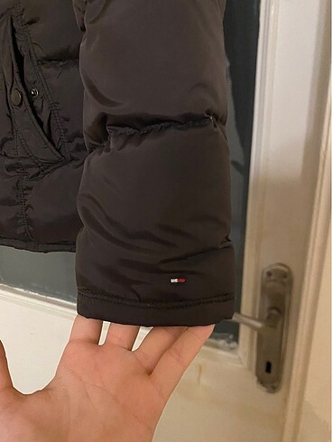 m Beden siyah Renk Tommy hilfiger şişme mont