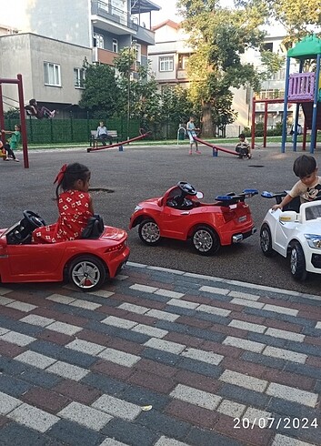 Diğer jaguar marka akullü araba