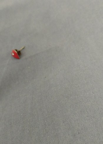 Kırmızı Kalp küpe, boncuk detaylı, tek kulak için - Görsel 3