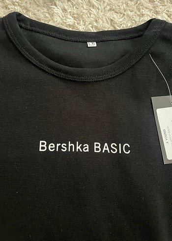l Beden Bershka Basic Siyah Kısa Kollu Tişört