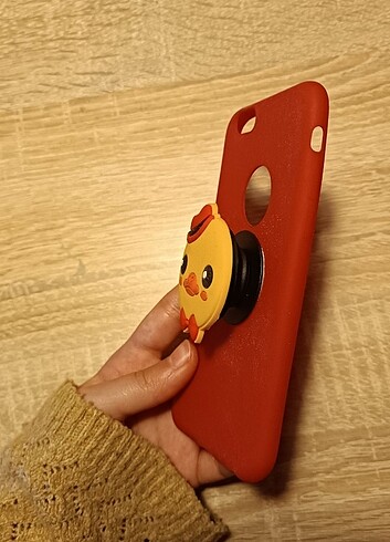 Bir adet, şapkalı ördekli kırmızı telefon kılıfı, iPhone 6ya uyg