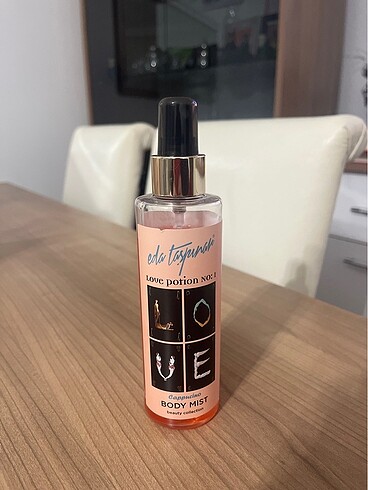 Eda Taşpınar love potion no 1 vücut spreyi
