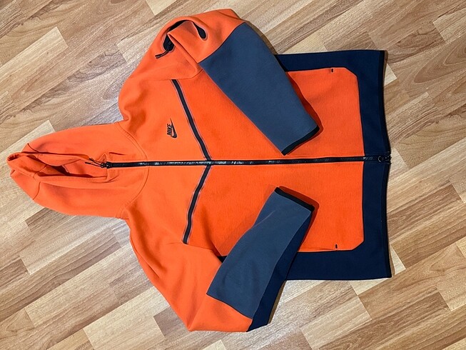 nike tech