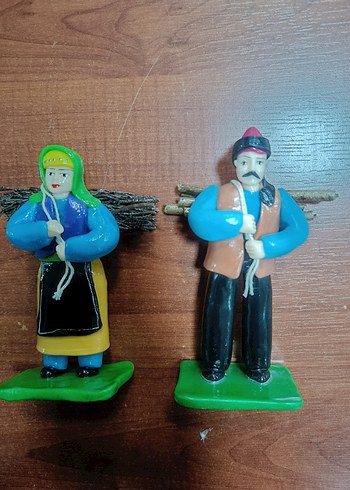 Renkli Geleneksel Çiftçi Figürleri - Görsel 3