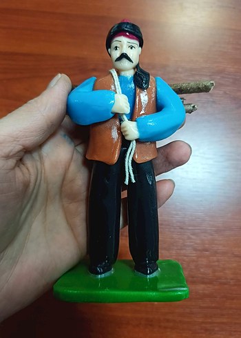 Renkli Geleneksel Çiftçi Figürleri - Görsel 7