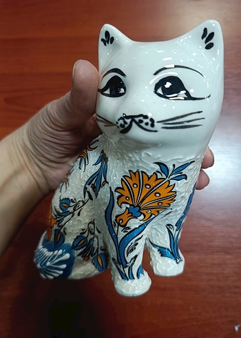 Renkli Desenli Beyaz Kedi Biblo - Görsel 2