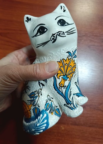 Renkli Desenli Beyaz Kedi Biblo - Görsel 3