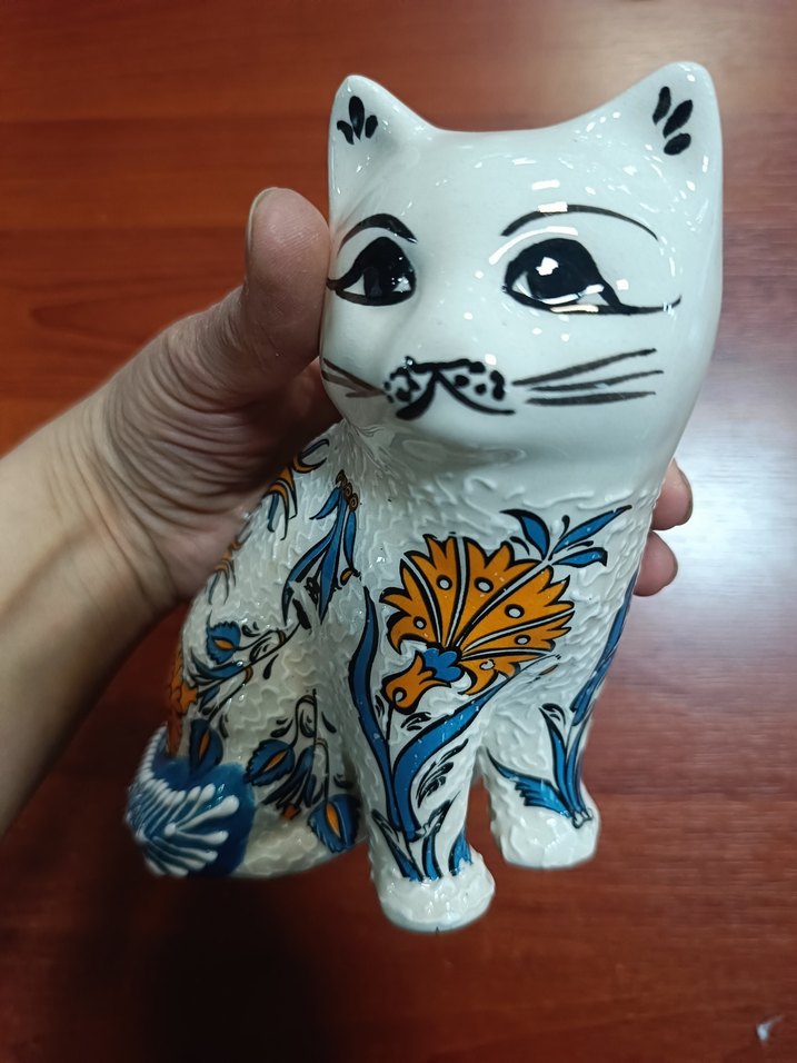 Renkli Desenli Beyaz Kedi Biblo - Görsel 2