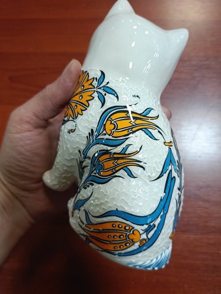 Renkli Desenli Beyaz Kedi Biblo - Görsel 4