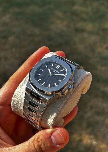 Beden Patek Philippe Nautilus 5711 Çelik Kasa Siyah Kadran