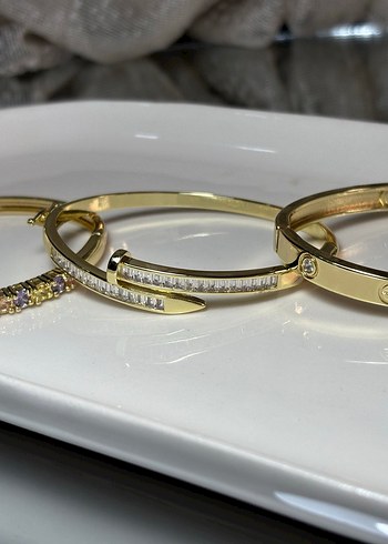 Parlak İşlemeli Altın Kadın Bileklik - Görsel 4