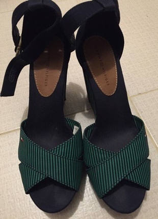 Tommy Hilfiger Tommy Hilfiger dolgu topuk sandalet
