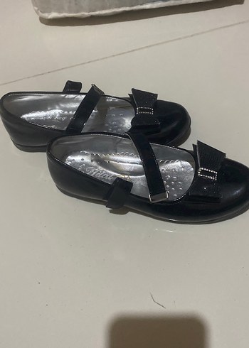 Siyah Tokalı Kız Çocuk Babet Ayakkabı 10 dakika kullanılmıştır - Görsel 3