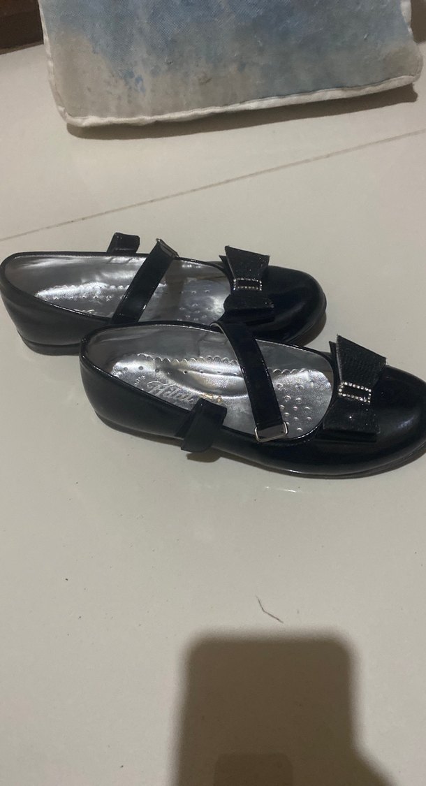 Siyah Tokalı Kız Çocuk Babet Ayakkabı 10 dakika kullanılmıştır - Görsel 3