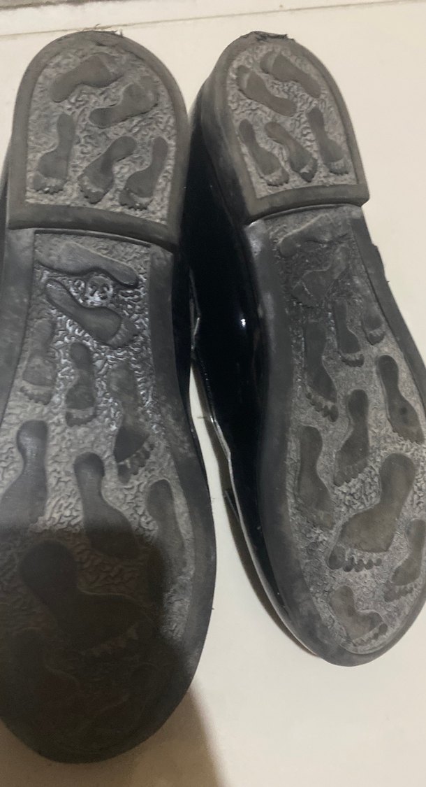 Siyah Tokalı Kız Çocuk Babet Ayakkabı 10 dakika kullanılmıştır - Görsel 4