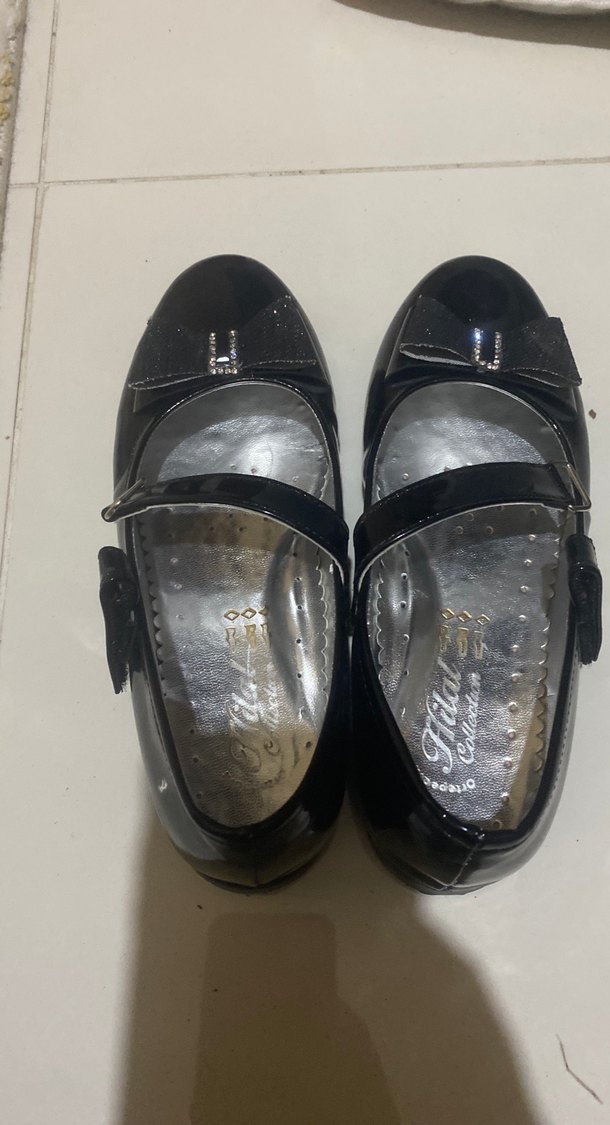 Siyah Tokalı Kız Çocuk Babet Ayakkabı 10 dakika kullanılmıştır - Görsel 2