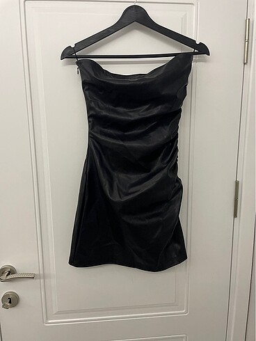 xs Beden ZARA STRAPLEZ DERİ ELBİSE