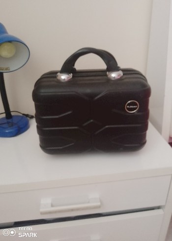 Diğer Makyaj cantasi en 30 cm yükseklik 24 cm