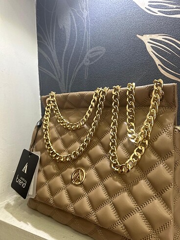 Beden camel Renk Armine zincir askılı çanta