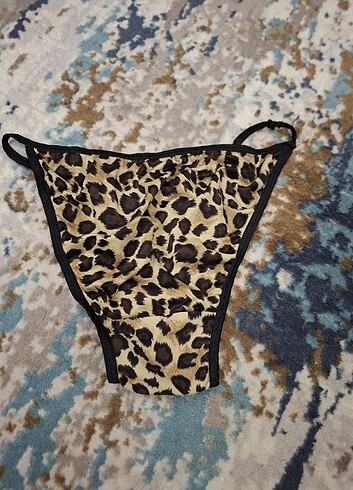 Leopar iç çamaşırı