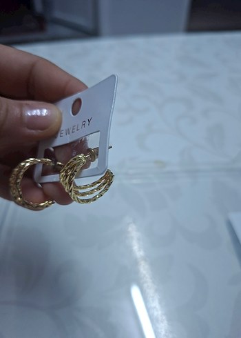 Zincir Detaylı Mini Altın Küpeler - Görsel 3