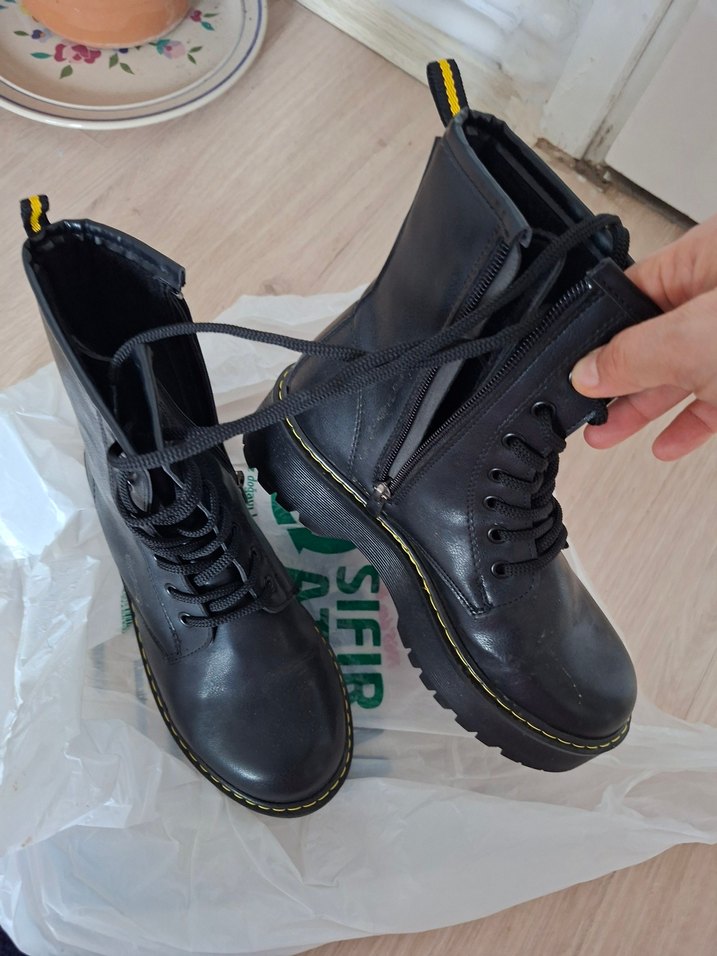 Siyah Bağcıklı Kadın Stiletto sıfır bot - Görsel 4