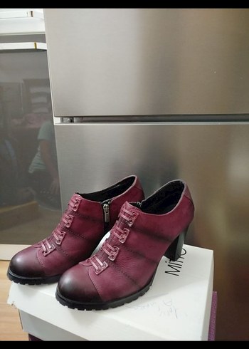 Bordo Kadın Topuklu Kemerli Bot