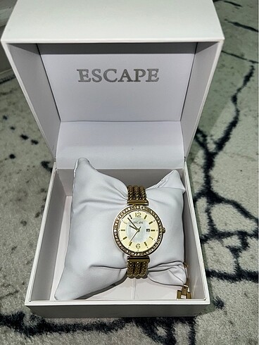 ESCAPE SAAT