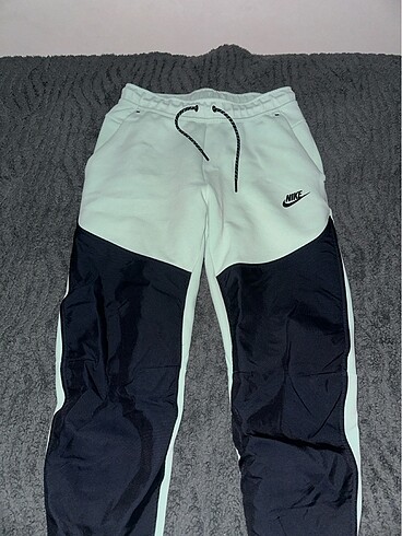 Nike Tech Fleece (Eski Sezon)