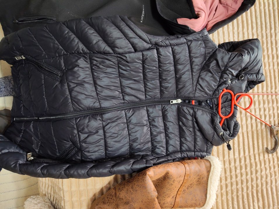 Siyah Fermuarlı Kadın Yelek - Görsel 2