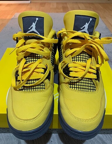 Jordan 4 Lightning