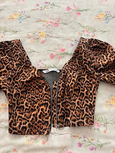 Zara leoparlı bluz