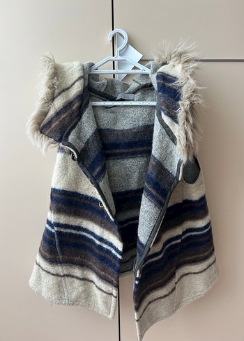 Zara Kürk Detaylı Yün Yelek - Görsel 4