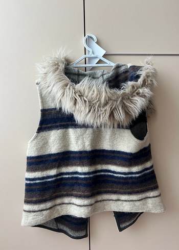 Zara Kürk Detaylı Yün Yelek - Görsel 2