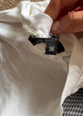 Diğer Kadın Beyaz Kısa Kollu Sırt Detaylı Tişört